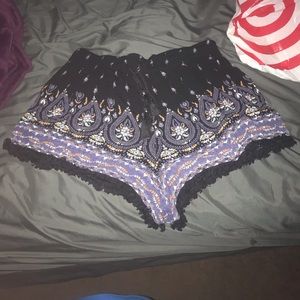 Black flow shorts